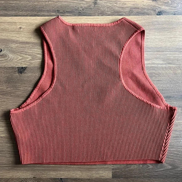 NWT Babaton SCULPT KNIT RACER CROPPED TANK - Picture 4 of 5